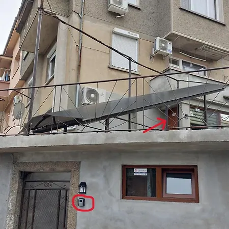 Iv With A Private Garage Appartement *