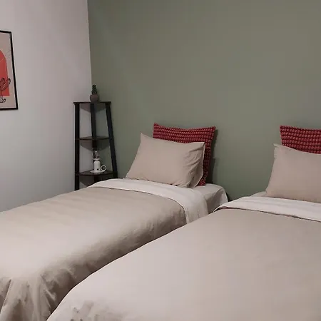 Iv With A Private Garage Appartement